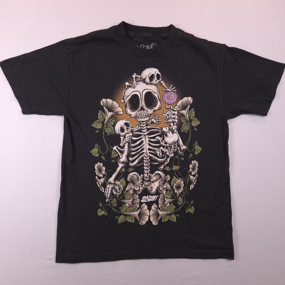 2K2BT Skeletons Flowers T Shirt Mens M Black Tattoo LA USA